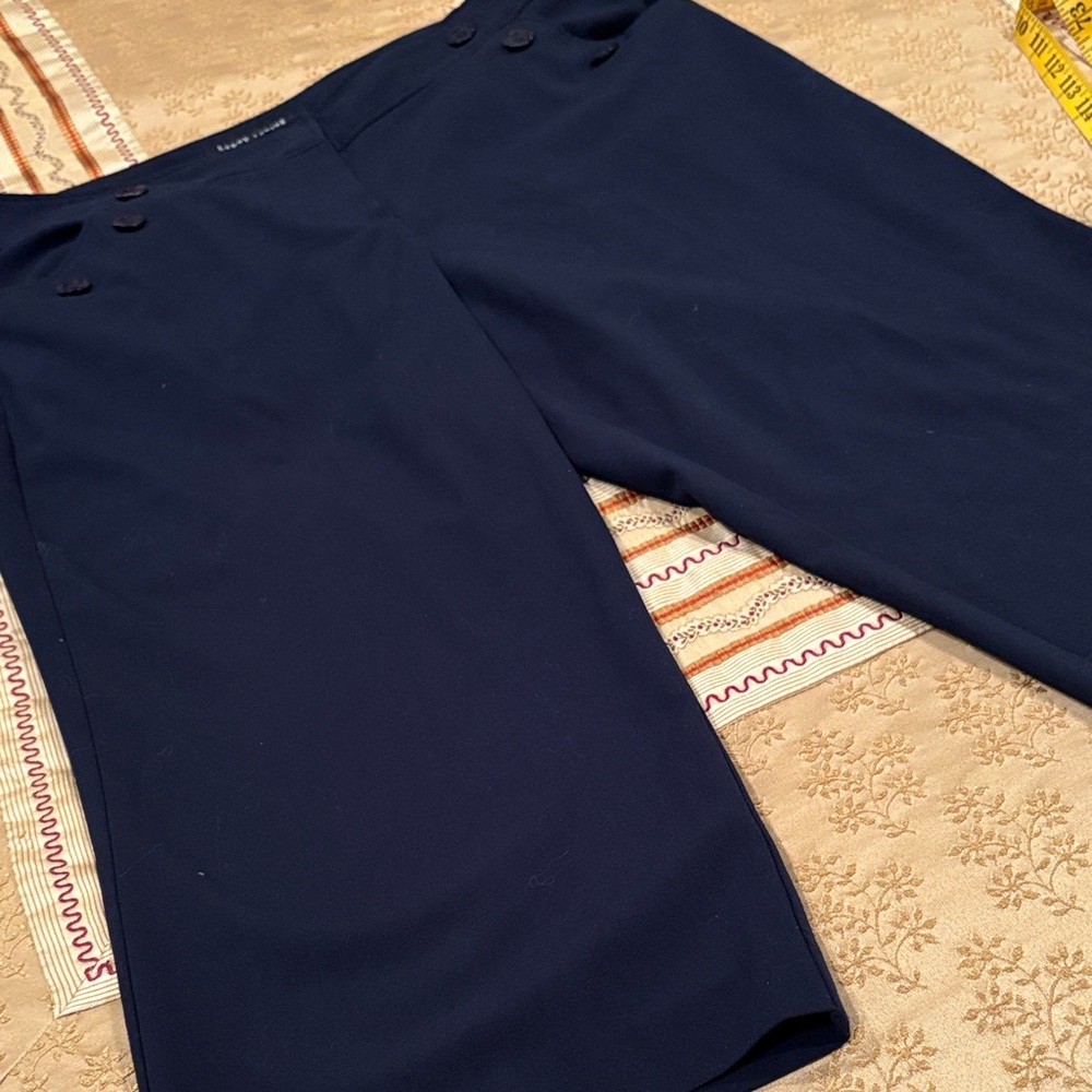 Larry Levine Navy Cropped Pants, Button Detail Near Pockets, Polyester Blend, 16